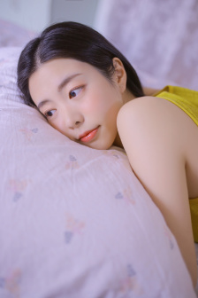 艳妇厨房激情偷换